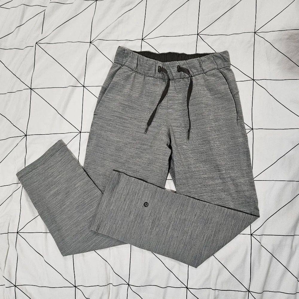 Lululemon On the Fly Pant 27" Wee Are From Space Sage Dark Olive Size 4 - Picture 2 of 10